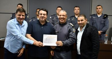 Caixa Beneficente parabeniza comandante-geral da PMES por homenagem em Guaçuí Caixa Beneficente parabeniza comandante-geral da PMES por homenagem em Guaçuí